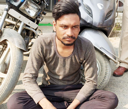 दोपहिया चोरी के दो मामले, आरोपी गिरफ्तार