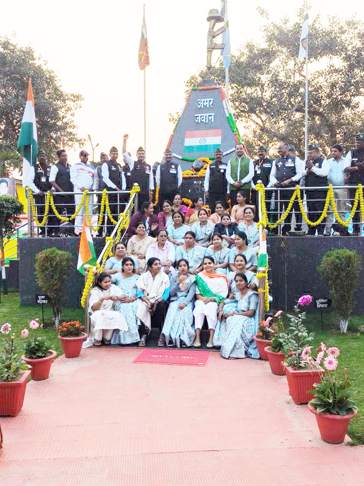 शहीद स्मारक महासमुंद में मना गणतंत्र पर्व, शहीदों को नमन