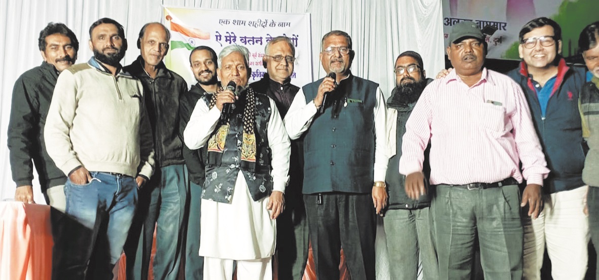 देशभक्ति गीतों से गूंजा पुराना बस स्टैंड