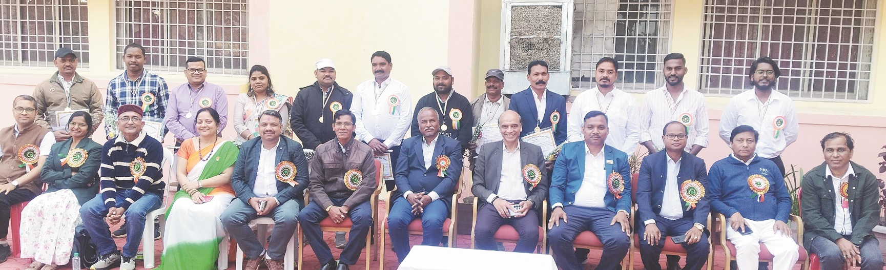 कार्यपालक निदेशक ने फहराया तिरंगा