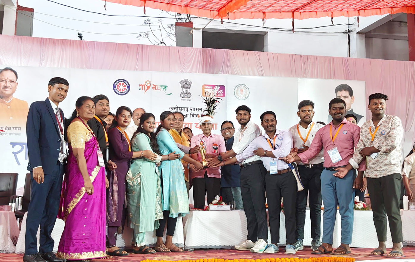 युवा अपनी ऊर्जा को राष्ट्र निर्माण में लगाकर   नई बुलंदी दें - उच्च शिक्षा मंत्री