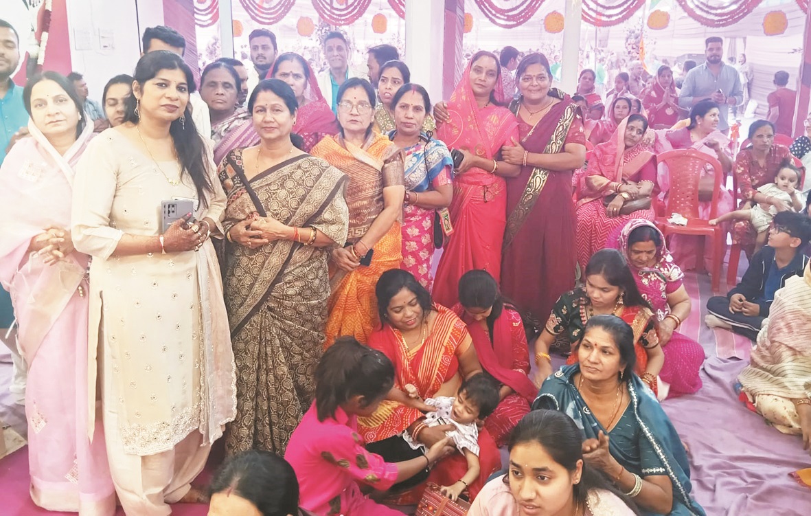 रामदेव बाबा के माघ मेला के अंतिम दिन दर्शन के लिए उमड़े श्रद्धालु