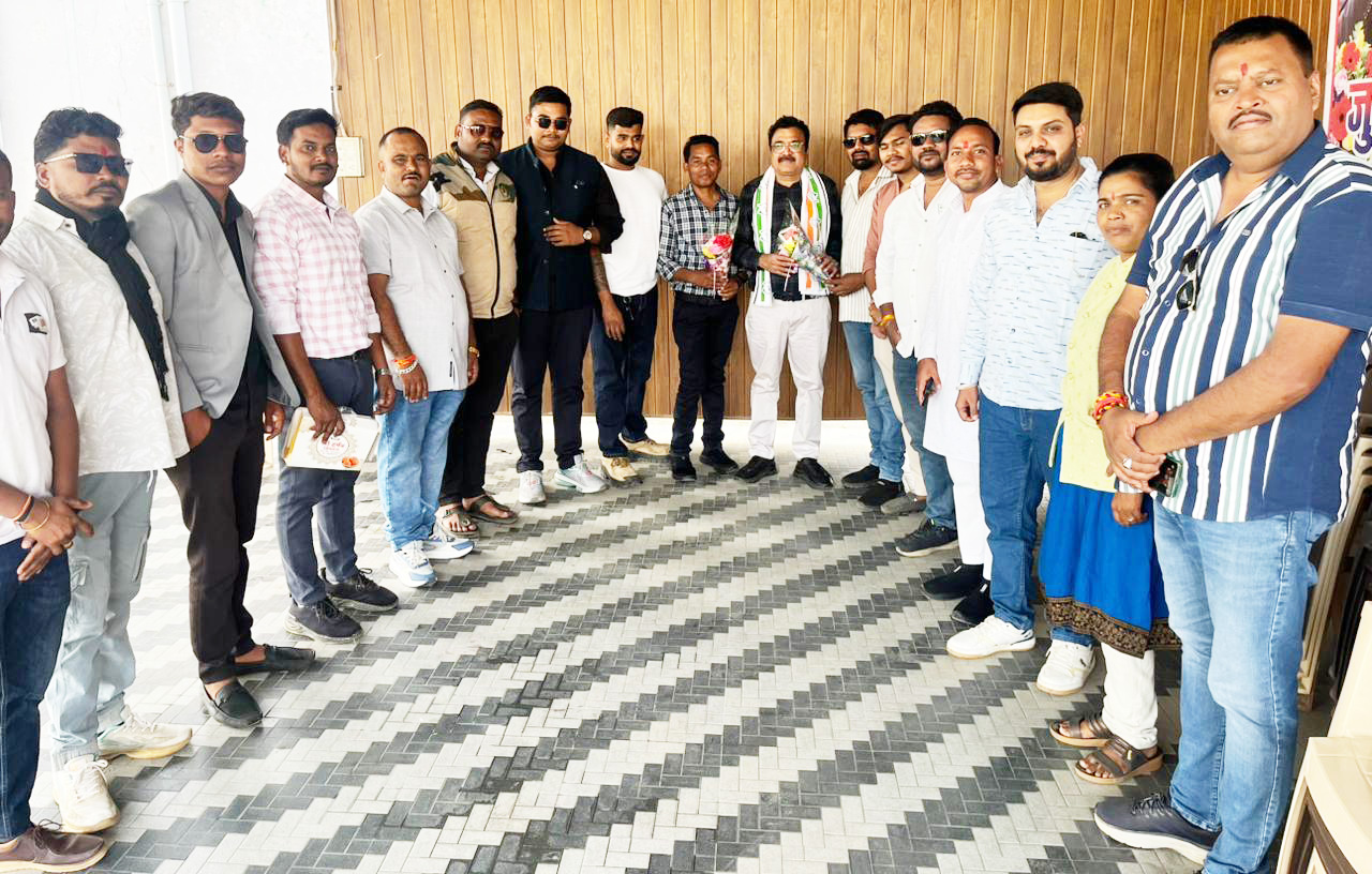 युवा कांग्रेस के नवनियुक्त पदाधिकारियों ने जिला कांग्रेस अध्यक्ष का जताया आभार