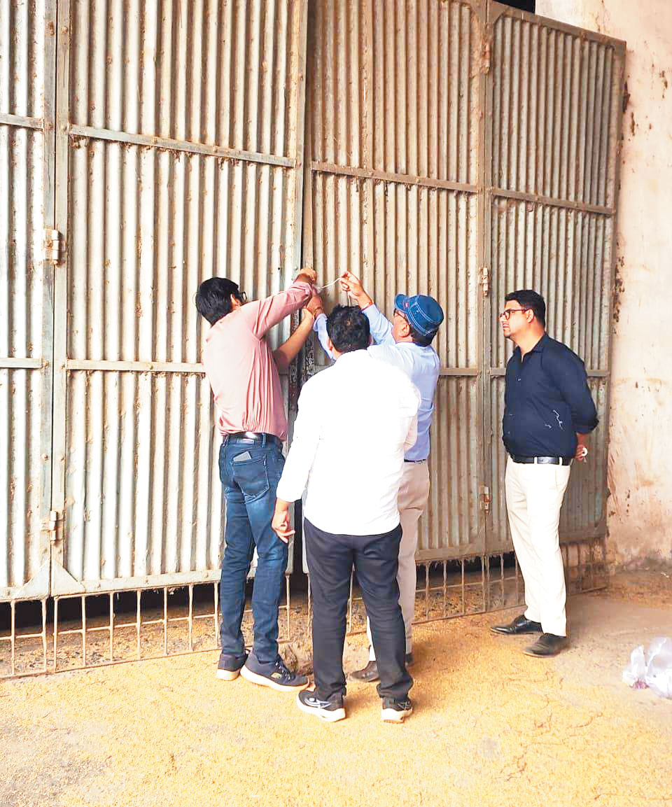 बालोदिया राइस मिल सील भौतिक सत्यापन में सवा 61 हजार बोरा धान कम मिला
