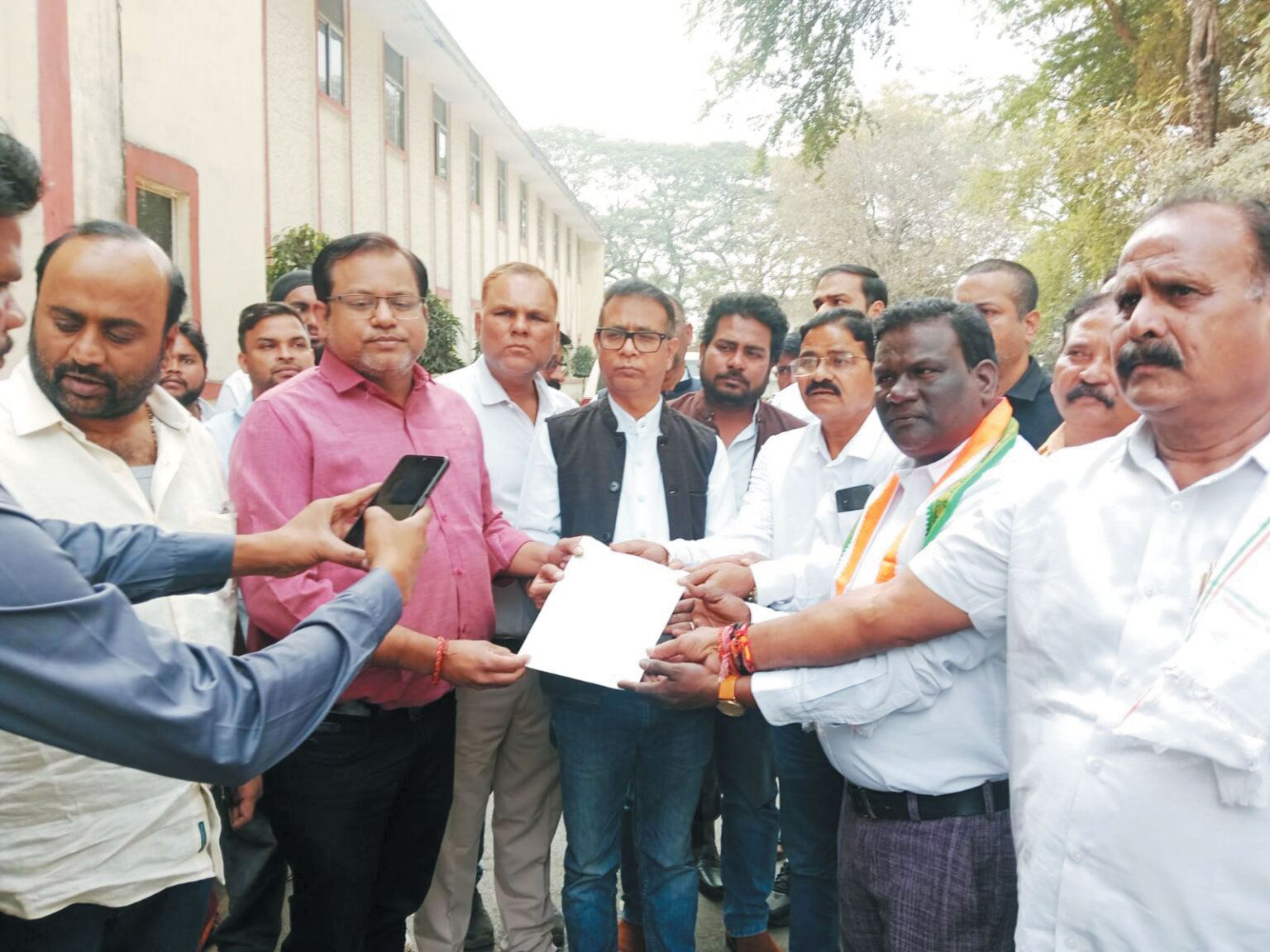 गांधी पुण्यतिथि पर शराब बिक्री का कांग्रेस ने किया तीखा विरोध