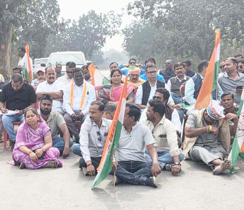 धान खरीदी की तिथि बढ़ाने कांग्रेस का चक्काजाम