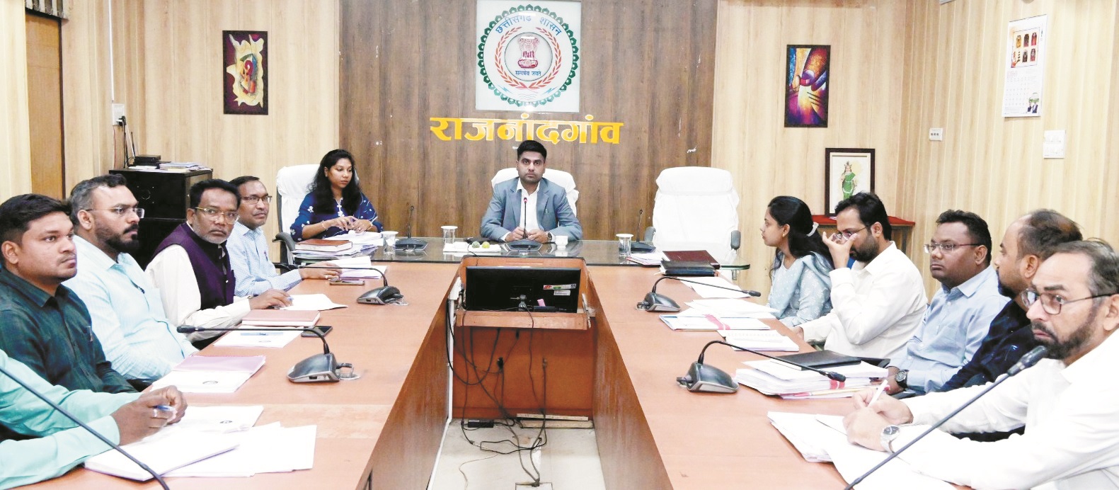  निर्माण कार्य में लापरवाही व कार्य प्रारंभ नहीं करने वाले ठेकेदारों को नोटिस