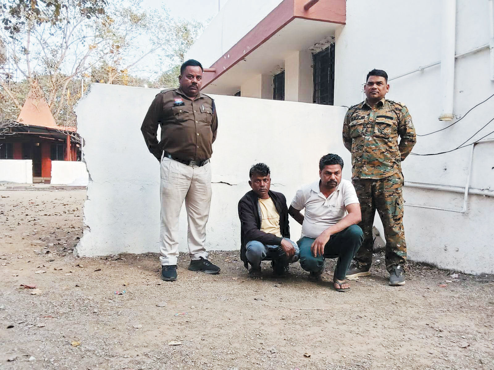 ट्रेलर से टायर चोरी, दो फरार आरोपी गिरफ्तार