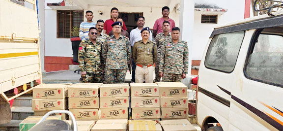  3 लाख की शराब समेत गाडिय़ां जब्त जंगल की आड़ लेकर भागे आरोपी