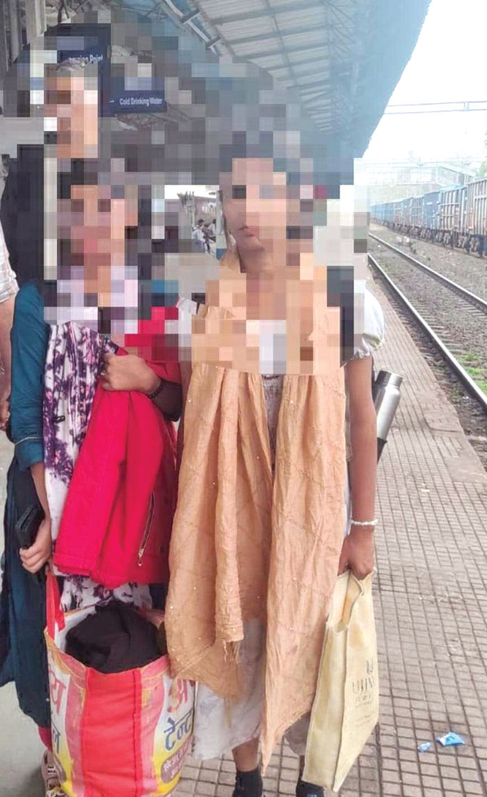 दो नाबालिग लड़कियां सकुशल पकड़ी गई