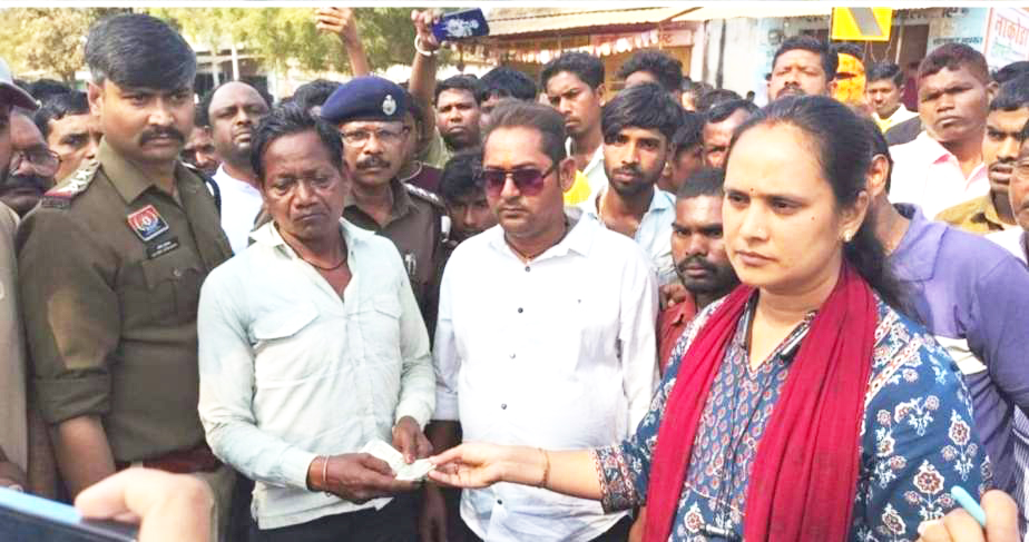 यूजीसी कानून के विरोध में सवर्णों ने घेरा कलेक्टोरेट, रैली निकाल किया प्रदर्शन