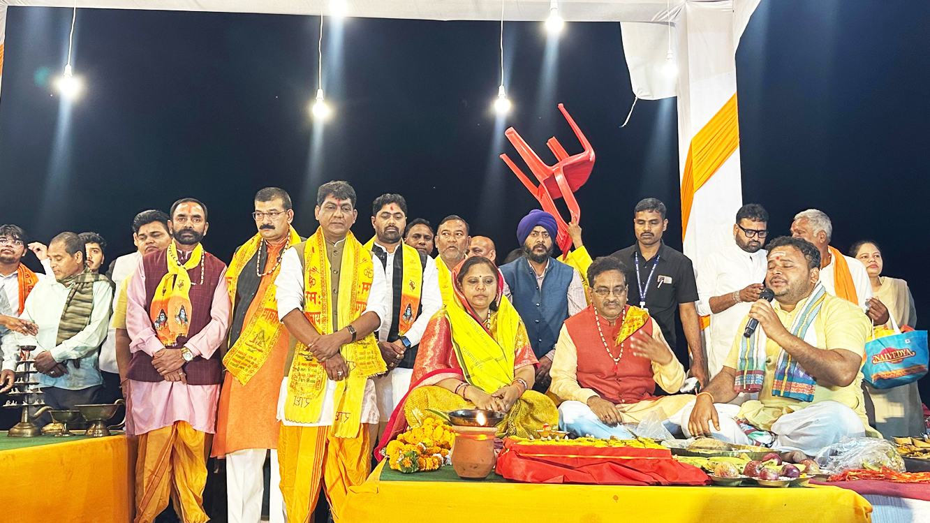 सांसद रूपकुमारी ने की महानदी आरती