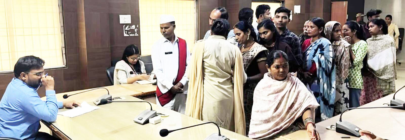 90 आवेदनों पर कार्रवाई के निर्देश, कई मामलों का समाधान