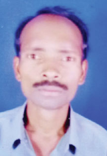 पेड़ से गिरकर ग्रामीण की मौत