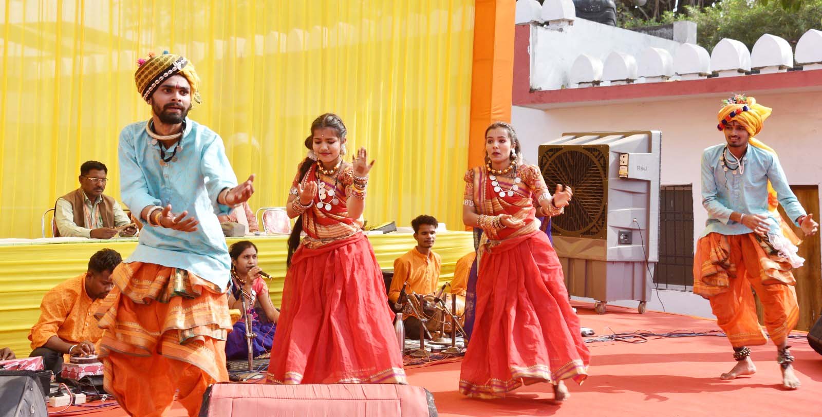 राजिम कुंभ में लोककला-लोकआस्था का संगम, अयोध्या कांड पर भावपूर्ण व्याख्यान