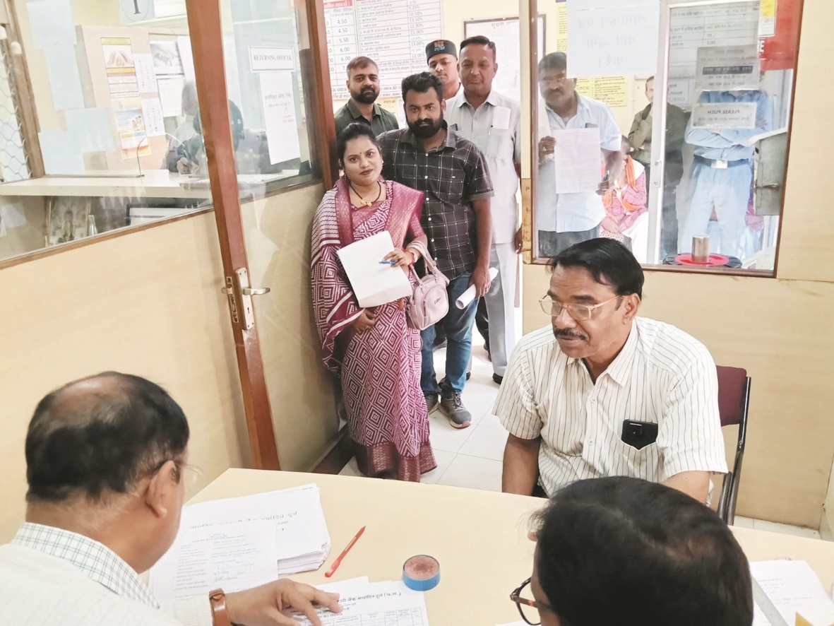 नागरिक सहकारी बैंक के डायरेक्टर पद के चुनाव के लिए प्रत्याशियों ने दाखिल किए नामांकन