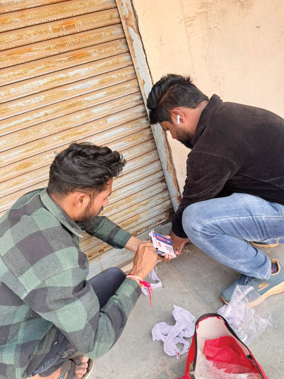 5 बड़े टैक्स बकायेदारों के परिसर सील