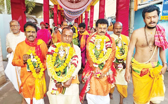 श्री ओंकारेश्वर मंदिर प्राण-प्रतिष्ठा का तीसरा दिन, देवताओं का अभिषेक व स्नान