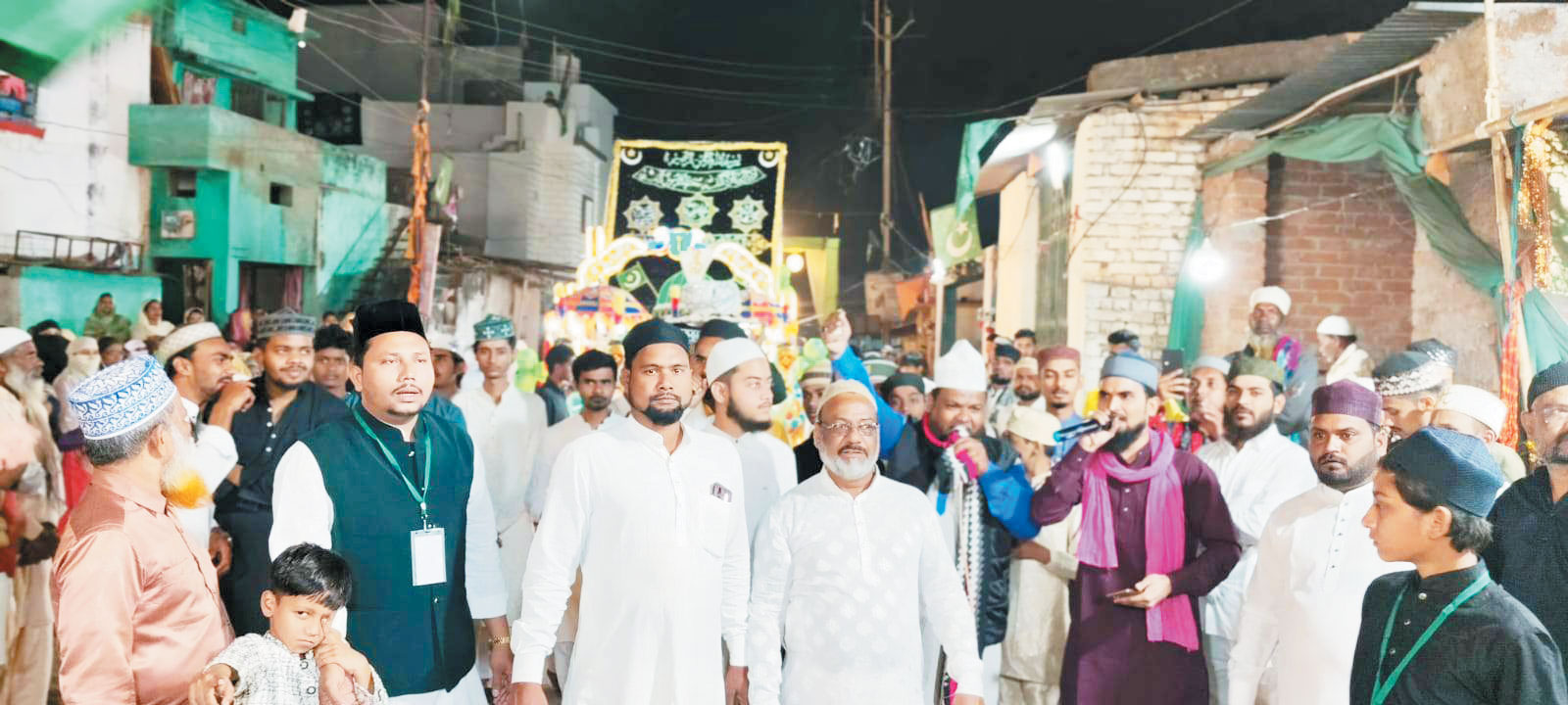 सैय्यद मस्तान शाह वली के उर्स पाक पर चादर पेश, शामिल हुए जनप्रतिनिधि