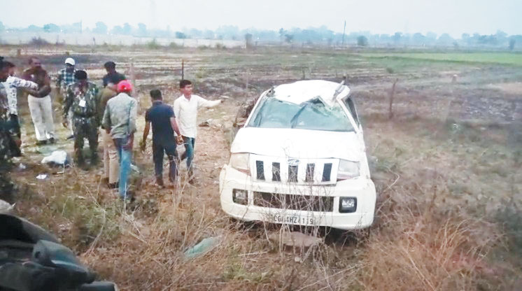 बारात जा रही बोलेरो सडक़ किनारे पलटी, 6 जख्मी