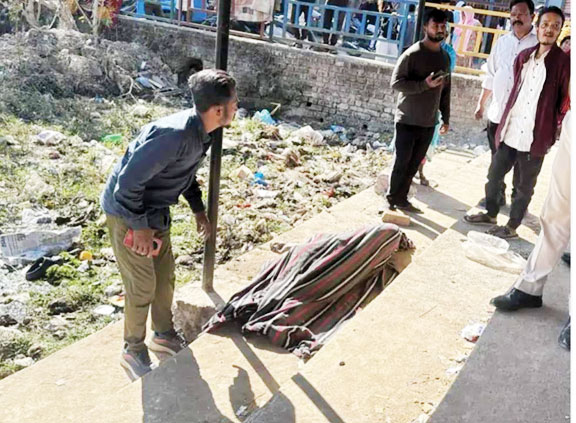 जोड़ा तालाब में मिली युवक की लाश, परिजनों ने जताई हत्या की आशंका