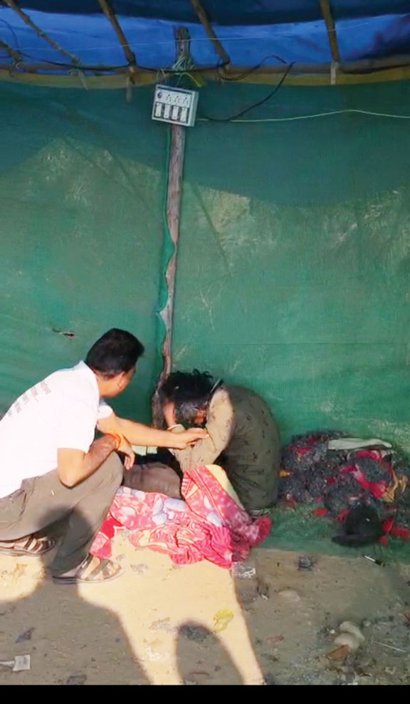 कई दिनों से भूखे पड़े मरणासन्न व्यक्ति को नई जिन्दगी दी जन सहयोग ने