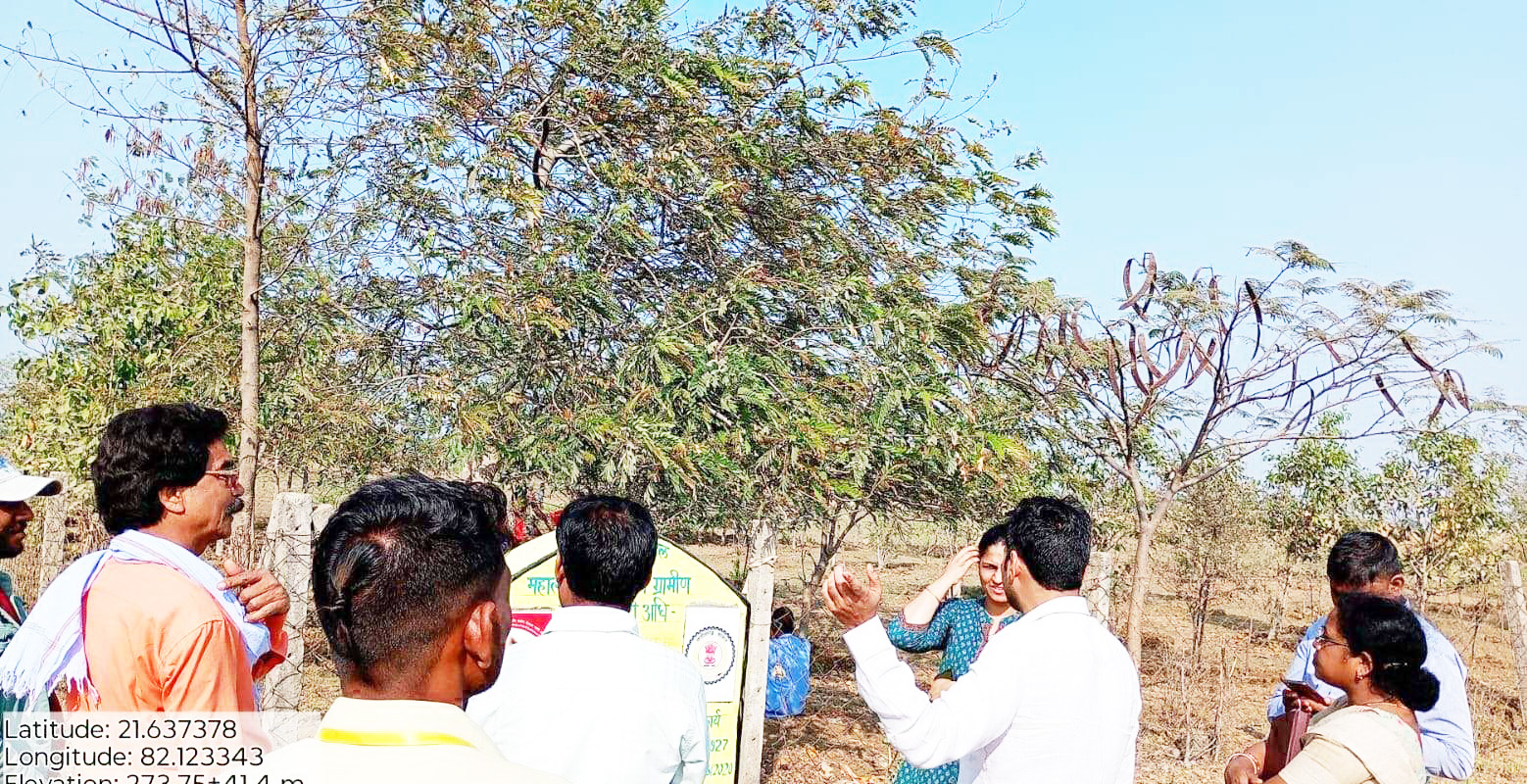 नीति आयोग की टीम ने रिसदा में मनरेगा कार्यों का किया फिल्ड सर्वे