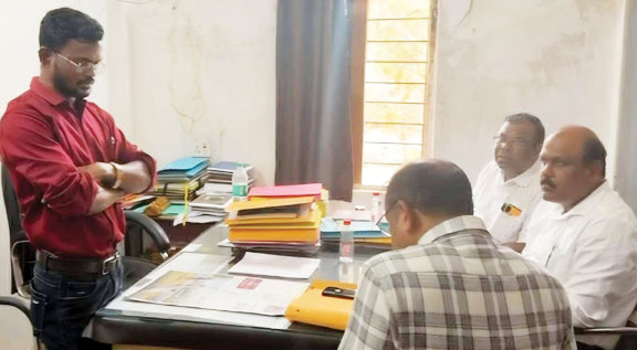 रिश्वत लेते रंगे हाथों पकड़ाया लिपिक