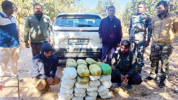 ओडिशा से ला रहे थे 52 किलो गांजा, दो आरोपी गिरफ्तार, एक फरार