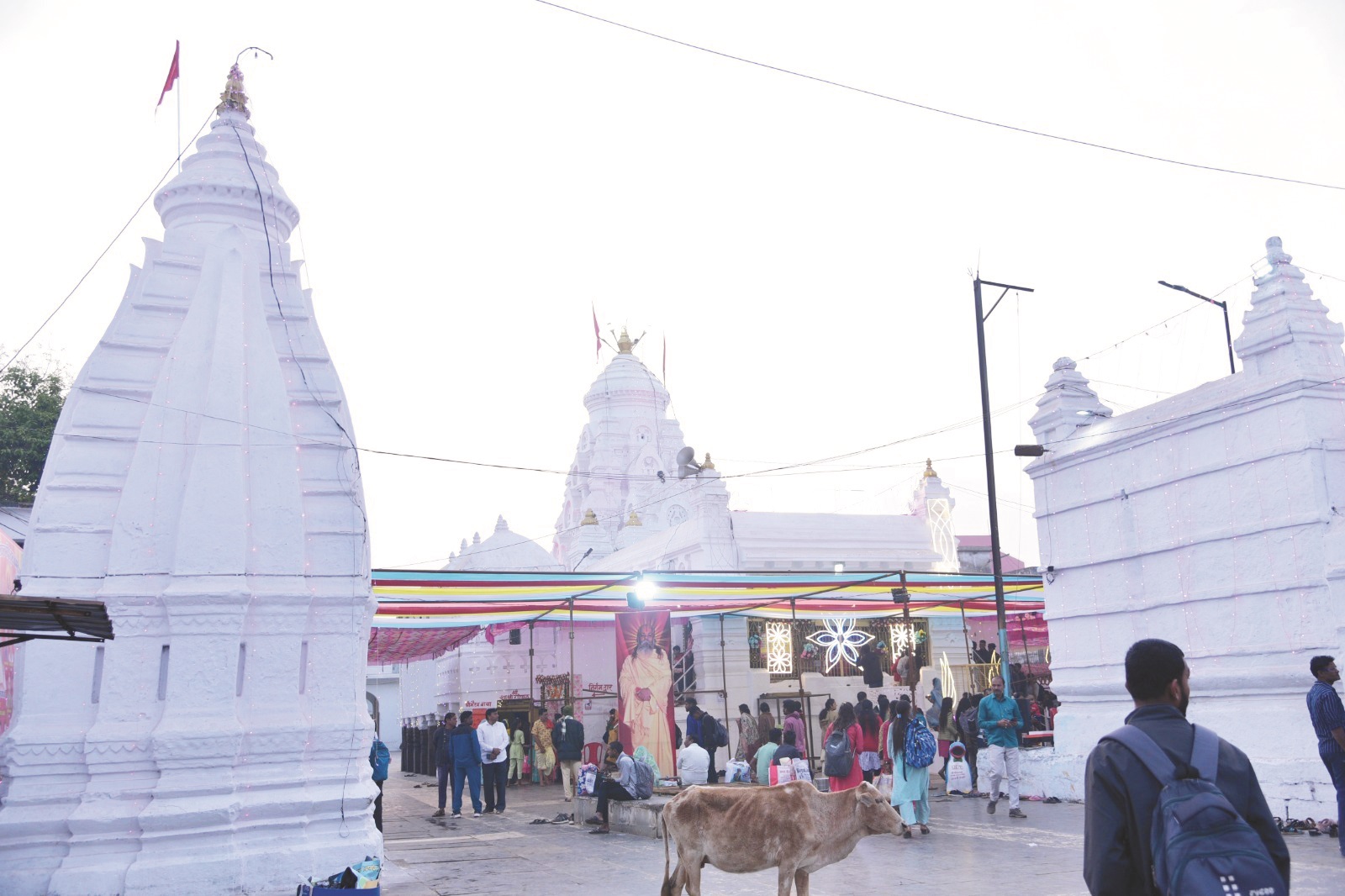 श्री राजीवलोचन का दिन में तीन बार बदलता है स्वरूप