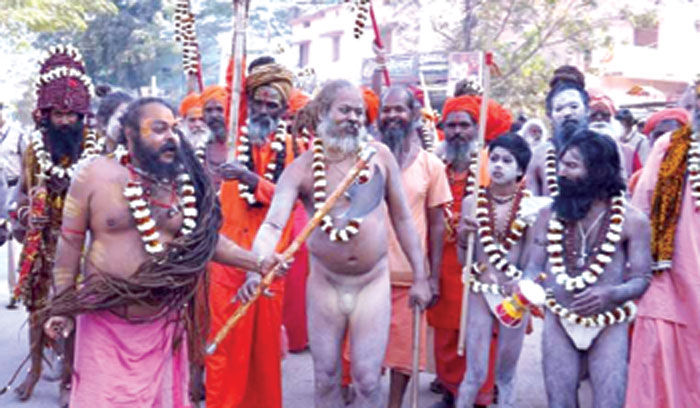  राजिम कुंभ से संतों के नाम काटने पर संत समाज भडक़ा