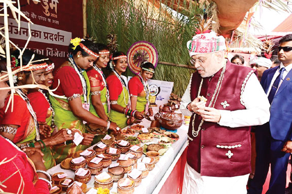  बड़ा और मुर्रा लाडू का केंद्रीय गृह मंत्री ने लिया स्वाद