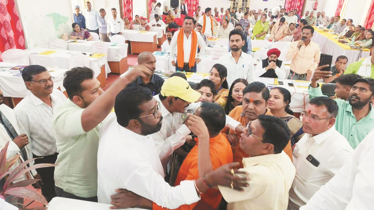 सडक़ चौड़ीकरण और चौक-चौराहों के नामकरण के हंगामे के बीच सभी विषय पर लगी मुहर