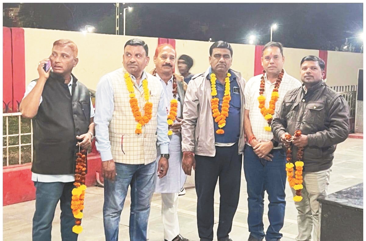 कांग्रेस जिलाध्यक्ष विपिन दिल्ली रवाना