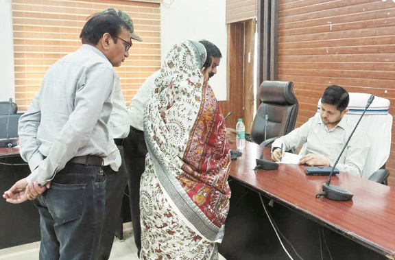 पीएम किसान सम्मान निधि की राशि नहीं मिलने से किसान परेशान, दिया आवेदन