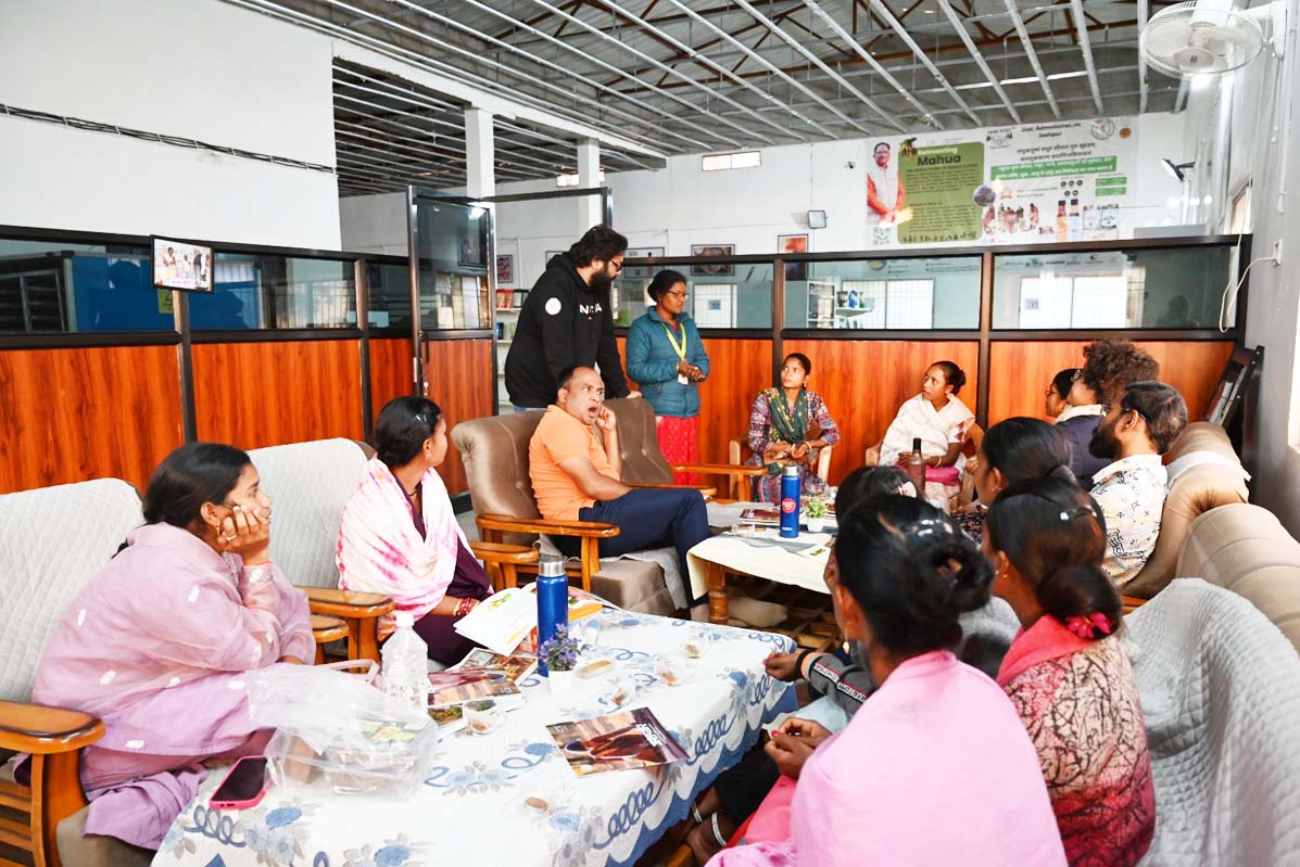 महुआ बना आजीविका का मॉडल, सुपरफूड के रूप में बनाई पहचान