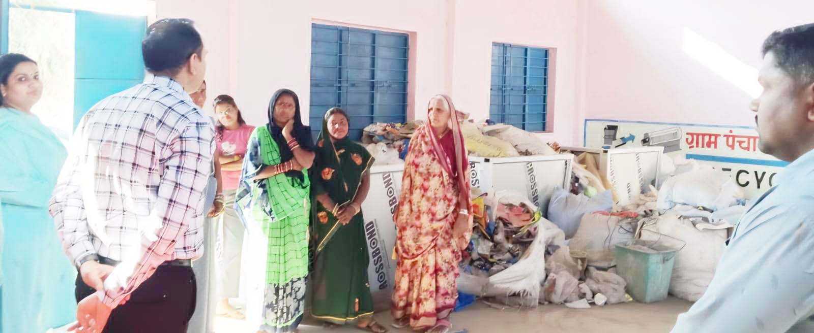 टेमरी व अमोरा में स्वच्छता व्यवस्थाओं का निरीक्षण