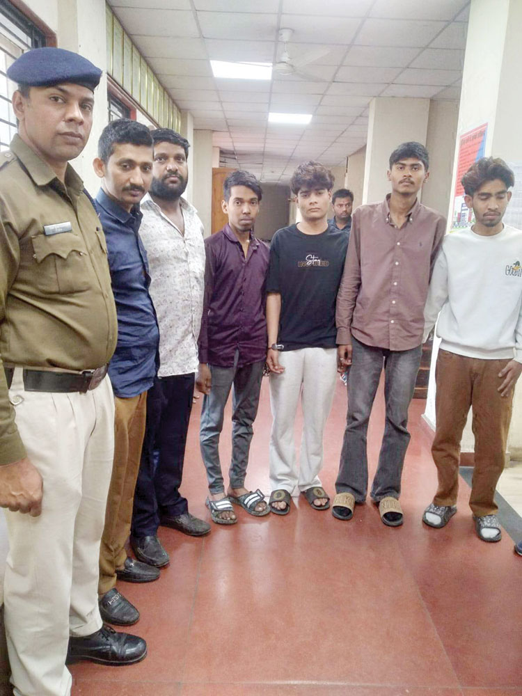 शांति भंग करने वाले 6 संदेही कोतवाली से गिरफ्तार