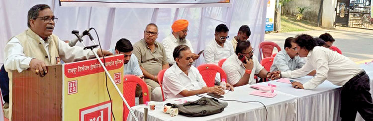 ट्रेड यूनियनों की हड़ताल का व्यापक असर