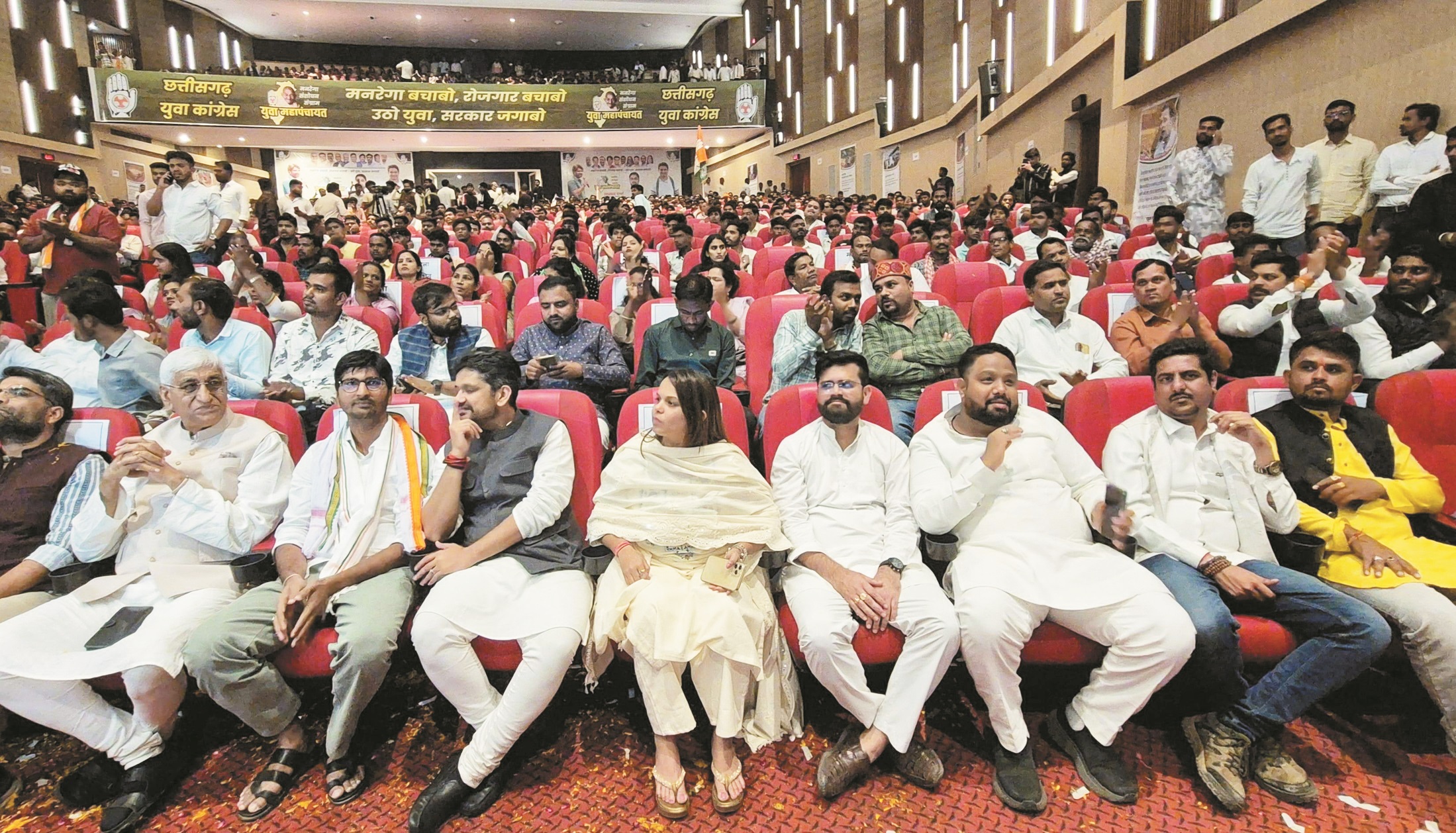 रायपुर में मनरेगा संशोधन के खिलाफ  युवा महापंचायत