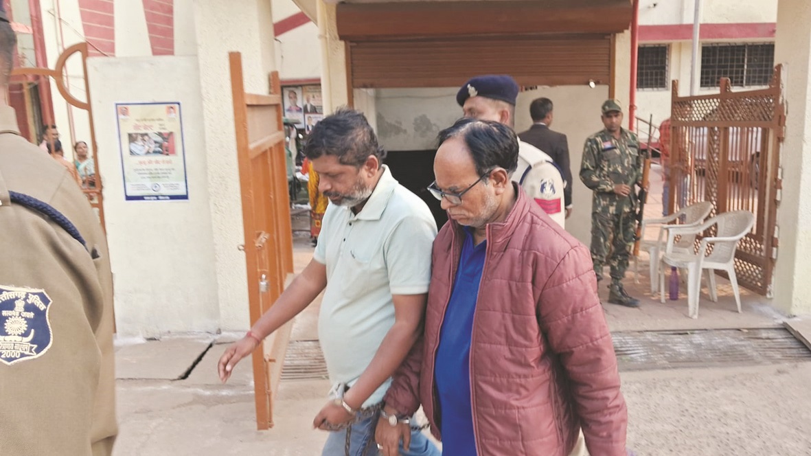 नाबालिग से सामूहिक रेप, दो आरोपियों ने किया सरेंडर