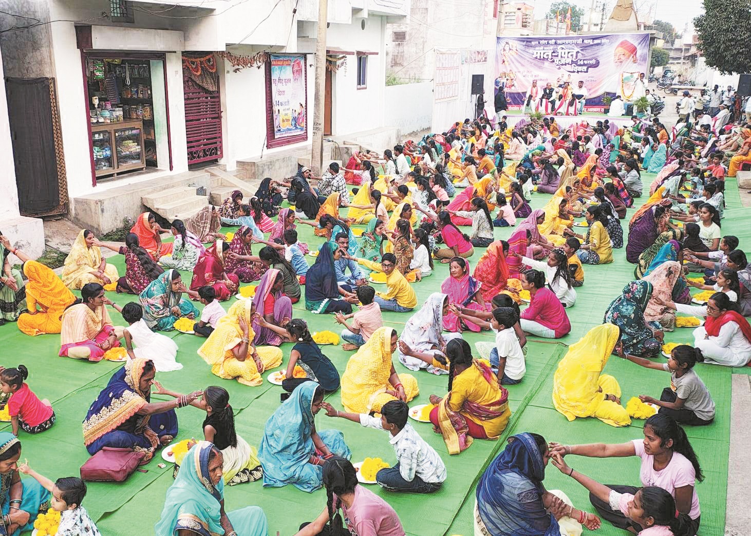 550 से अधिक स्थानों में पूजे गए लाखों माता-पिता