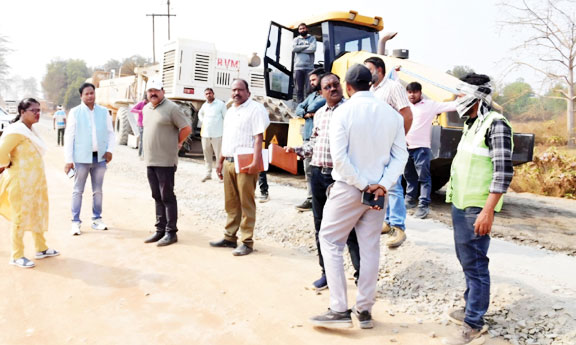 एनएच 130डी के निर्माण का कलेक्टर ने किया निरीक्षण, काम में तेजी लाने निर्देश
