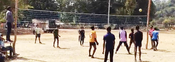 सामुदायिक पुलिसिंग: पेरमापाल में दो दिनी वॉलीबॉल स्पर्धा