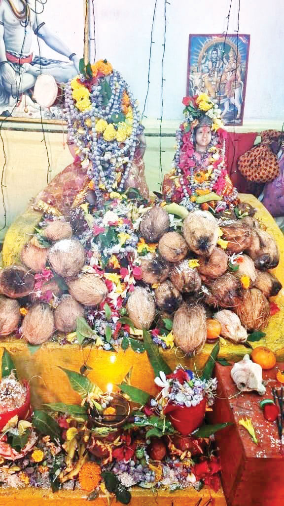  शीतलावड बुढ़ादेव मंदिर में महाशिवरात्रि पर पूजा-अर्चना और सांस्कृतिक कार्यक्रम