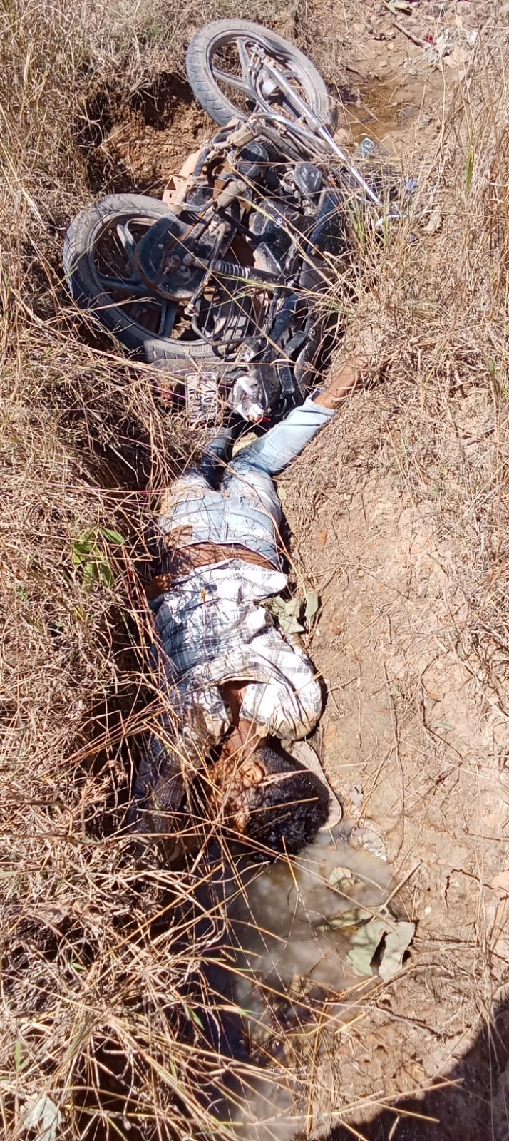 राजिम कुंभ से लौटते हादसा,  एक की मौत, एक गंभीर