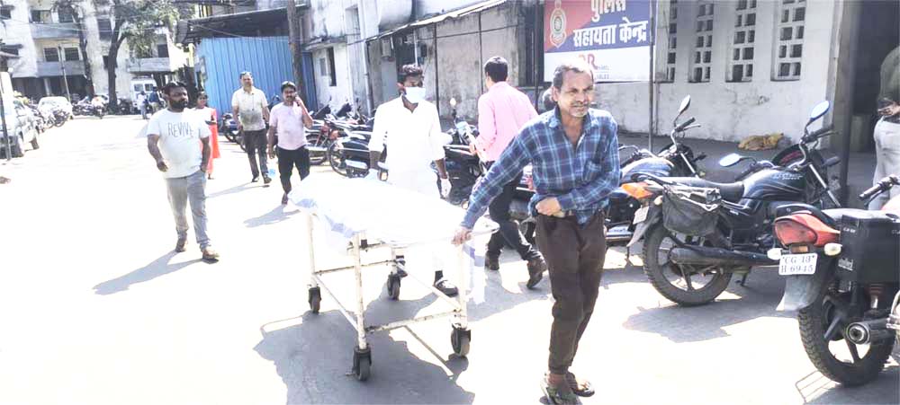 ट्रक की ठोकर से बाइक सवार पिता-पुत्र की मौत