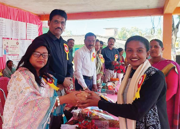 स्वास्थ्य मितानिन कार्यकर्ताओं का स्वस्थ पंचायत सम्मेलन