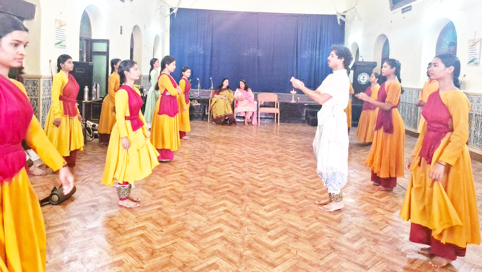  संगीत विवि में 12 घंटे का अखंड घुंघरू नाद कार्यक्रम