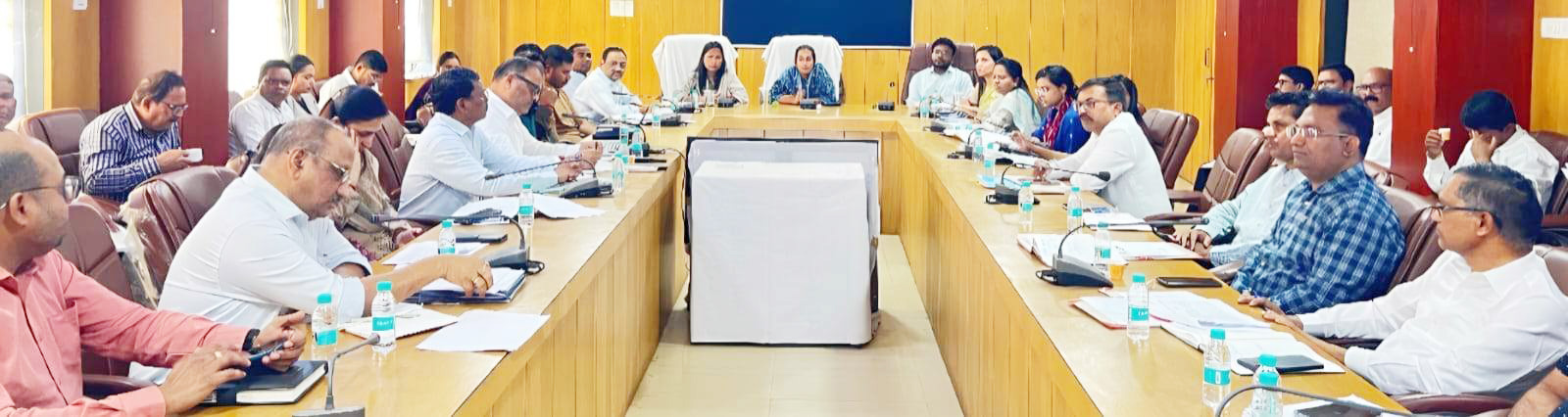 लंबित प्रकरणों की समीक्षा, जनसुनवाई आवेदनों पर विशेष फोकस